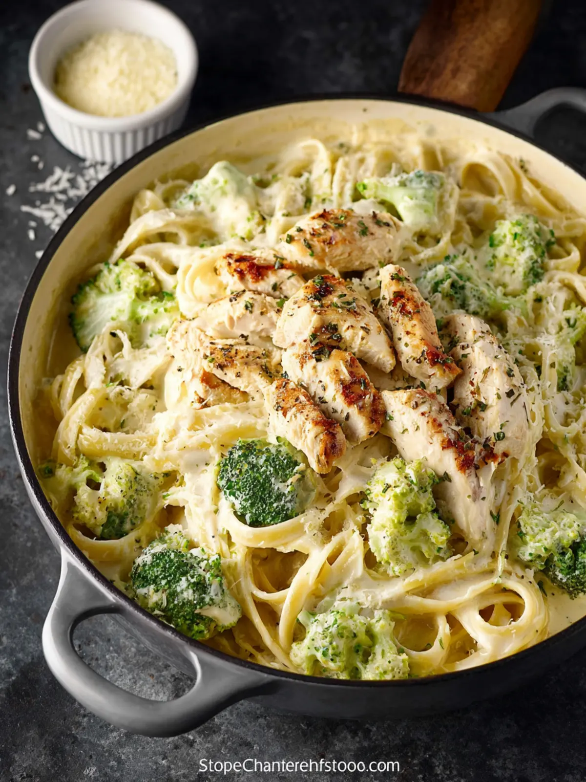 Chicken Alfredo with Broccoli: The Ultimate Comfort Bowl 7