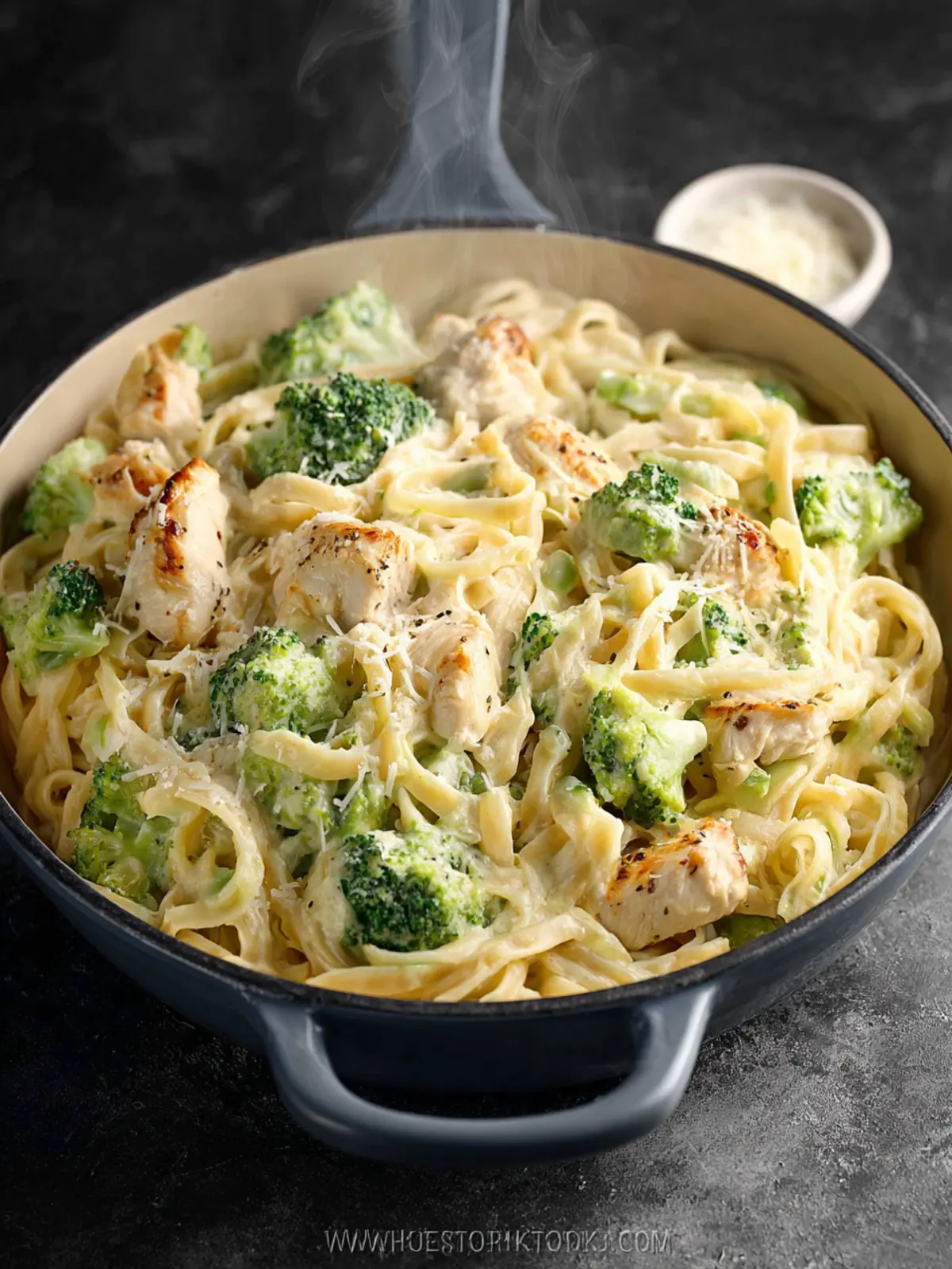 Chicken Alfredo with Broccoli: The Ultimate Comfort Bowl 8 rz625rdsnfovawfcyvcw